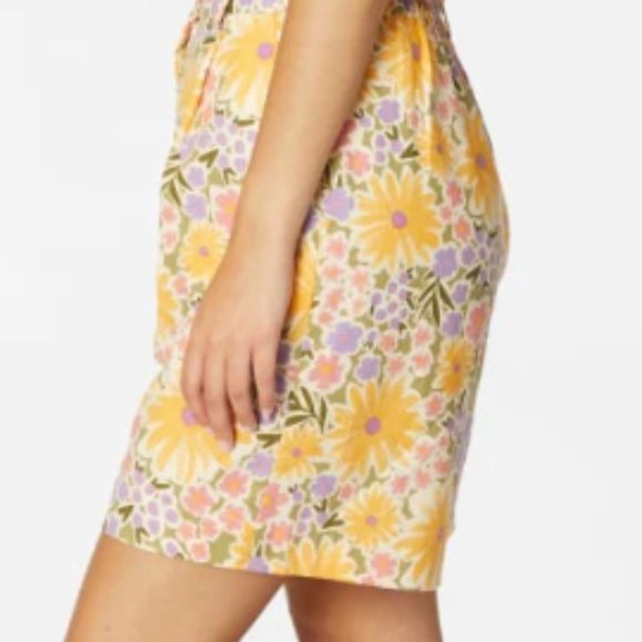 Princess Highway "Donna" Floral Shorts - Picture 2 of 6